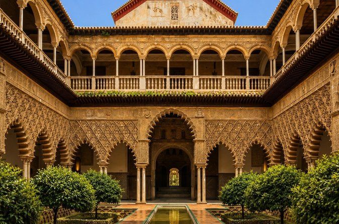Royal Alcazar Experience: Guided Tour with Fast-Track Tickets