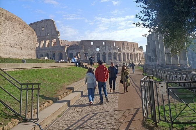 Tickets & Guide of Colosseum, Roman Forum and Palatine Hill