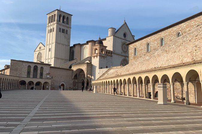 Montepulciano Wine Tasting and Assisi Private Day Tour from Rome