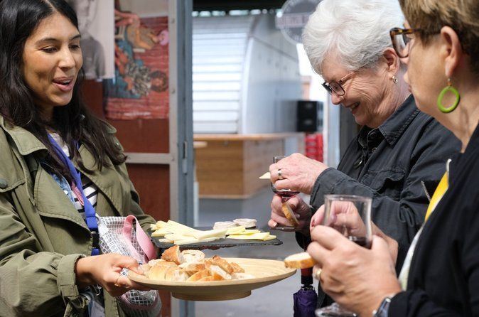 Private Wine and Food tour in Le Marais with a Gastronomy Expert