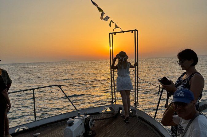 Tropea - Capo Vaticano: Sunset Cruise with aperitif