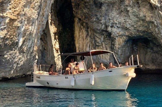 3-Hour Guided Boat Tour to the Caves in Santa Maria di Leuca