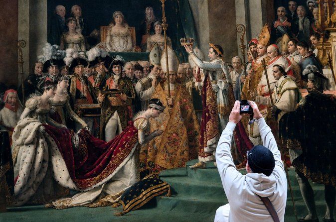 Louvre Museum Must-Sees Small-Group Spanish Guided Tour & Entry