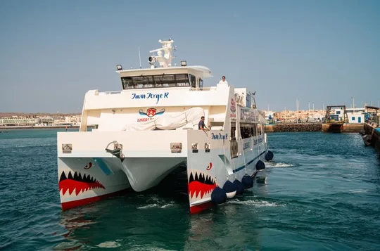 Lanzarote:Ferry ticket to Fuerteventura with free wifi