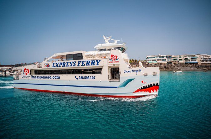 Fuerteventura: Ferry ticket to Lanzarote with free wifi