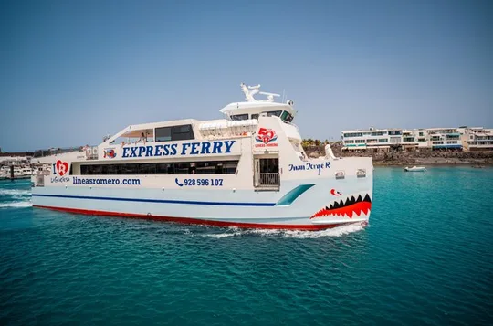 Fuerteventura: Ferry ticket to Lanzarote with free wifi