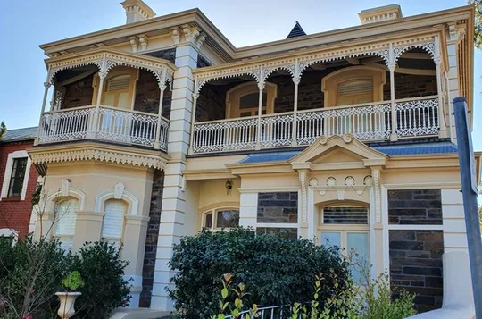 Adelaide Walking Tour: East End Escapade