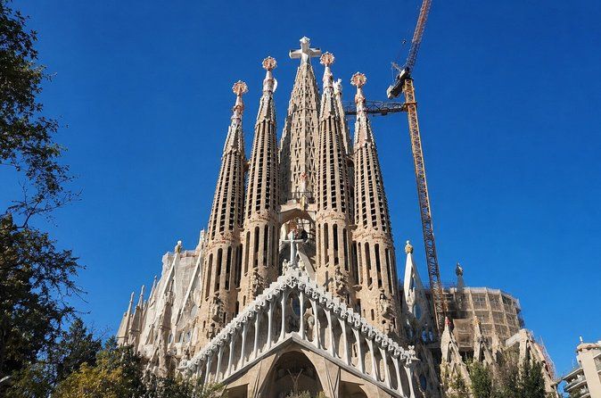 Sagrada Familia Skip the Line Guided Tour