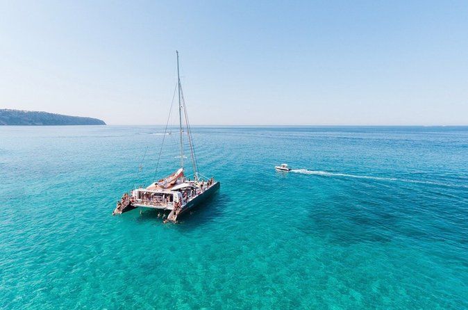 Palma Bay Day Trip: Catamaran Cruise, Swim Stop and Lunch