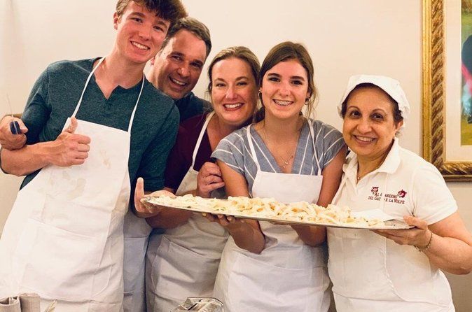 Rome Pasta and Tiramisu Class: Ravioli, Fettuccine & Fine Wine 5*