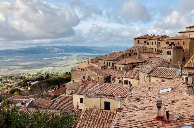 Private Tour of Volterra and San Gimignano from the Port of Livorno