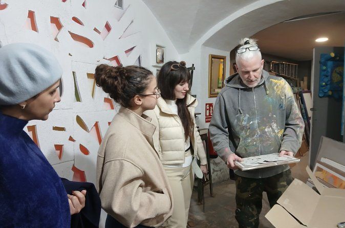 Barcelona Art & Wine: Galleries, Studios & Street Art