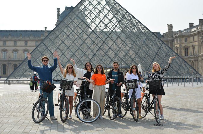 Paris Highlights Small-Group Bike Tour for First-Time Visitors