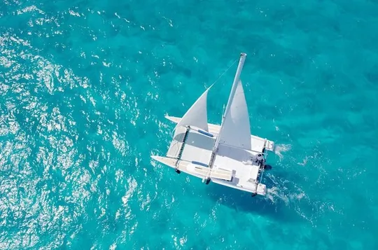 Isla Mujeres Your Way – Private Catamaran, Snorkel & Open Bar