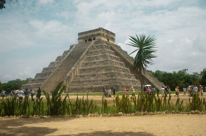 Chichen Itza, Chichikan & Valladolid – Playa del Carmen