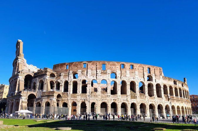 Rome: Colosseum, Roman Forum & Palatine Small-Group Guided Tour