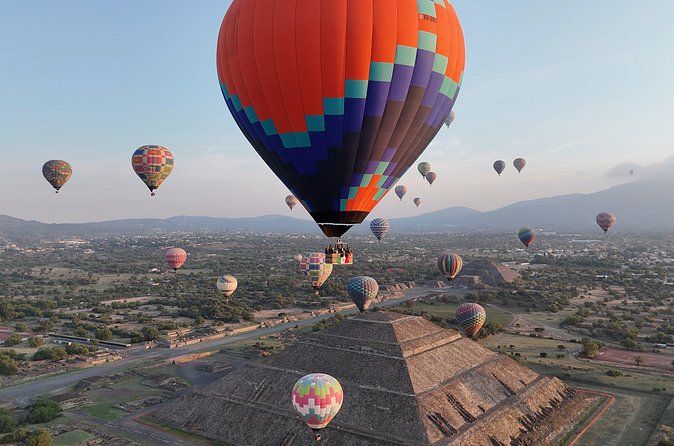 Balloon Ride + Cave Breakfast + Mexico City Pickup + Pyramids
