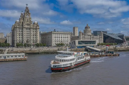 Liverpool: River Cruise & Sightseeing Bus Tour