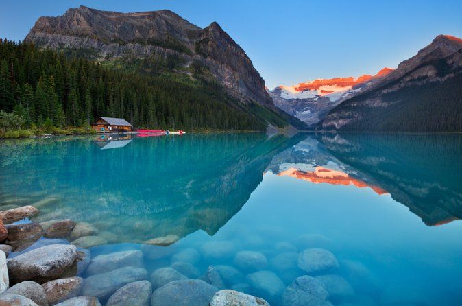 8 Iconic Stops. 12 Comfy Seats. See Banff's Best in First Class.