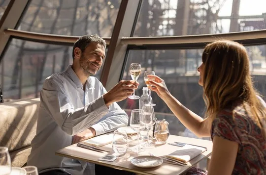 Paris Day Trip from London: Guided & Eiffel Tower Lunch Option