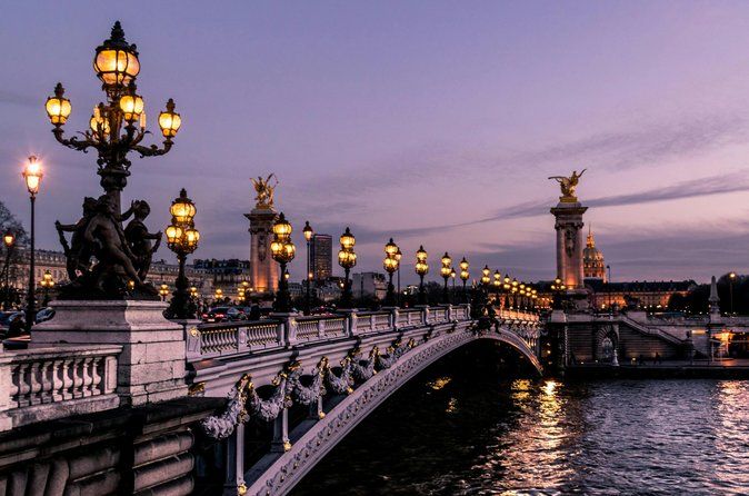 Paris Lights-aftenbustur med mulighed for at besøge toppen af ​​Eiffeltårnet