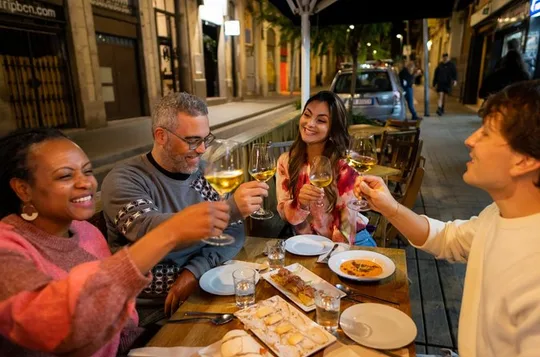 Barcelona Evening Small-Group Tapas and Wine Tour in Poble Sec