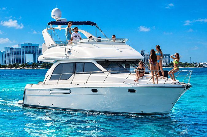 Yacht Meridian 40FT Best Private Rental in Cancun