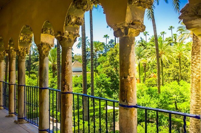Alcázar tour and roof tour (no tickets)