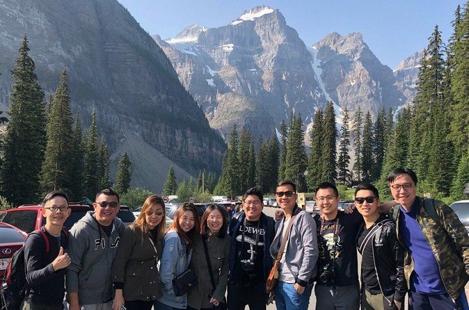 Moraine Lake, Lake Louise, Emerald & Johnston Canyon Shared Tour