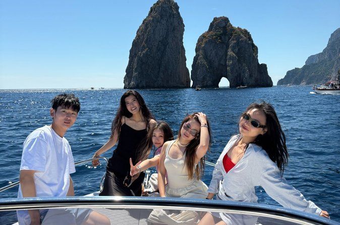 Capri Private Full-Day Boat Tour from Sorrento- Premium 28ft Boat