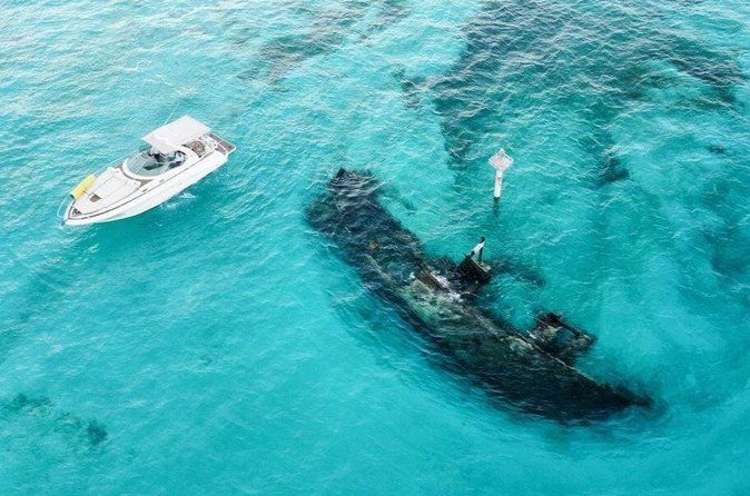 Tour to Isla Mujeres on Premium Yachts from Cancun