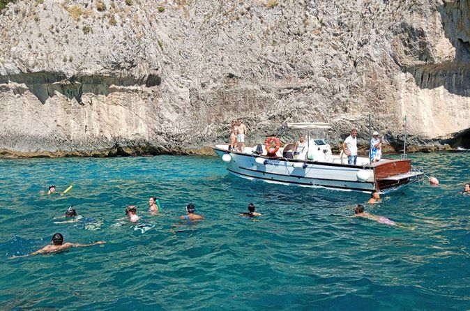 Capri Shared Tour : Caves, Dives, Limoncello and Caprese Cake