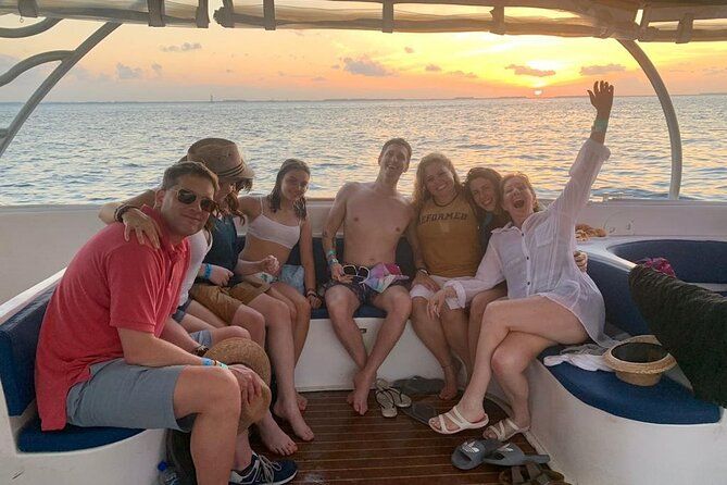 Private Boat to Isla Mujeres with Open Bar from Playa del Carmen