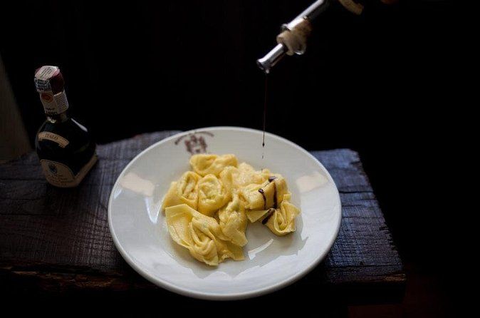 Food Valley Tour: Parmigiano, Balsamic, Wine, lunch, transport