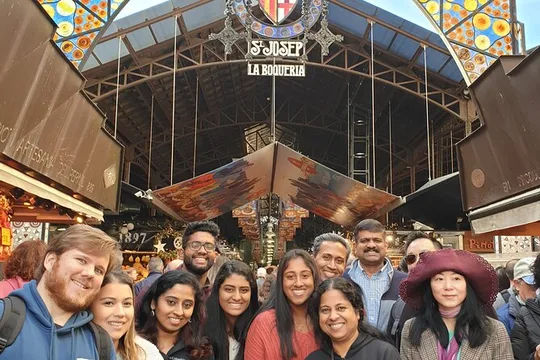 Taste of Barcelona: Boqueria Market, Tapas & History Tour