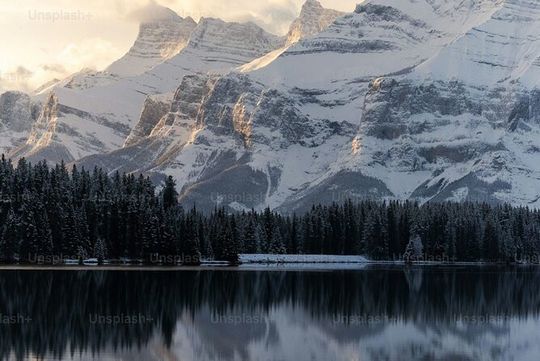 Banff Highlights: Moraine Lake, Lake Louise and beyond