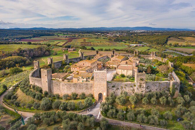 Medieval Tour in Monteriggioni and Val d'Orcia from Florence