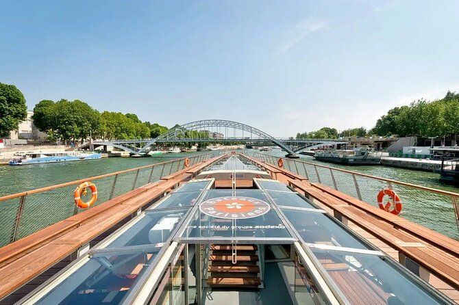 8 hours Paris tour with Montmartre, Le Marais, Saint Germain and Lunch cruise