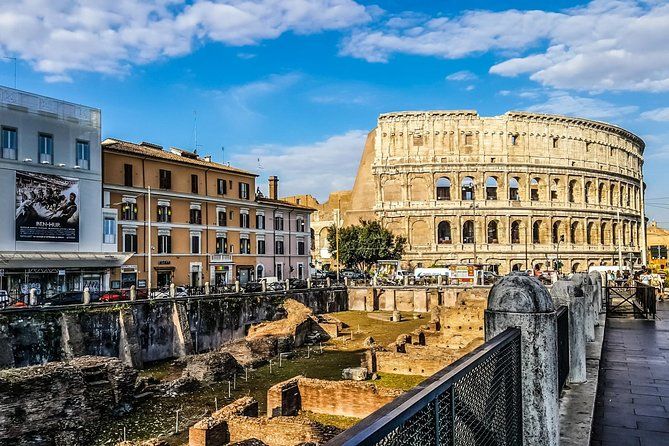 Private 4 Hours City Tour of Colosseum and Rome Highlights
