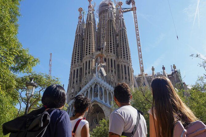 Sagrada Familia Guided Tour with Skip the Line Ticket
