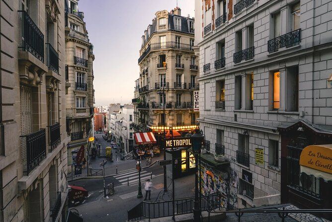 8 hours Paris Tour with Montmartre, Le Marais, Cruise & Galeries Lafayette