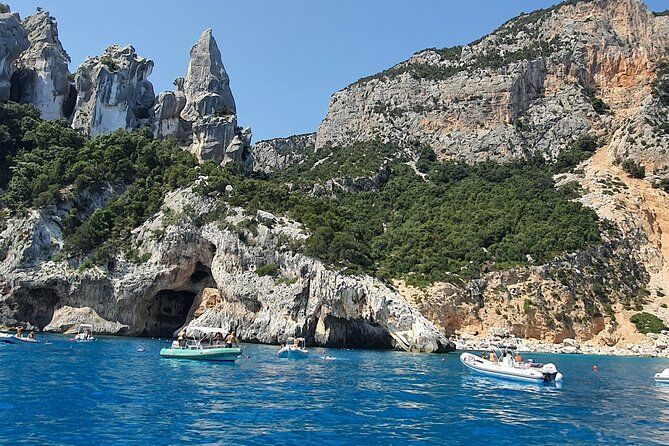 One day tour in rubber dinghy in the Gulf of Orosei with Skipper