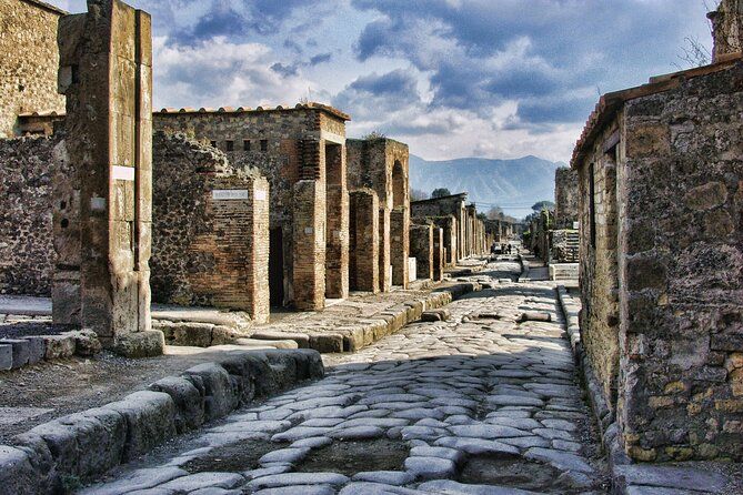 From Naples: Pompeii Guided Walking Tour & Skip-the-Line Tickets