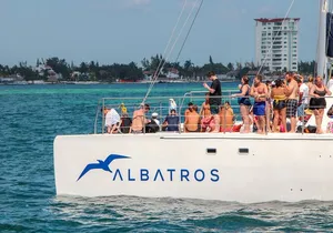 Incredible Party in Catamaran + Open Bar - Only Adults!