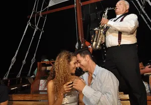 Romantic Dinner Touring the Nichupté Lagoon in Galeón