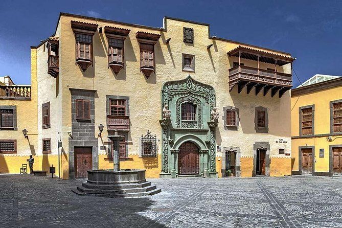 Discover Las Palmas city on your own