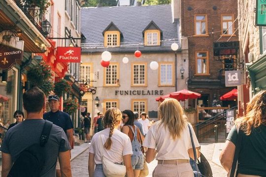 Shore Excursion: Private Walking Tour with Funicular