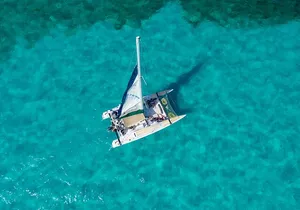 Isla Mujeres Full-Day Catamaran Tour – Buffet, Open Bar & Pickup