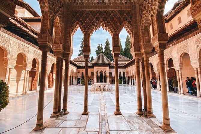 Granada Alhambra Group Tour includes Nazaries Palaces