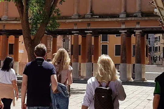 Venice: Commissario Brunetti Walking Tour for Donna Leon Fans